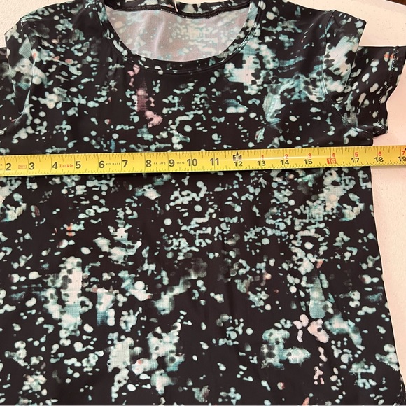 Lululemon Into The Sun Tee - Picture 6 of 6